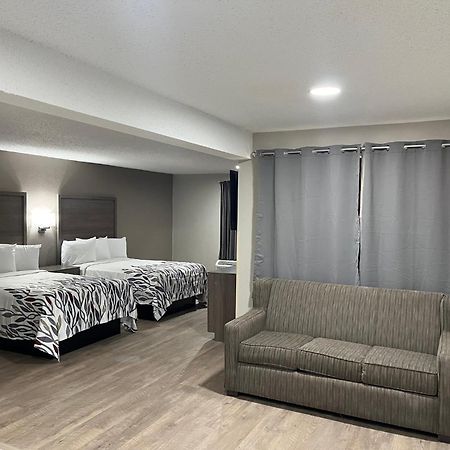 Red Roof Inn & Suites ניופורט ניוז מראה חיצוני תמונה