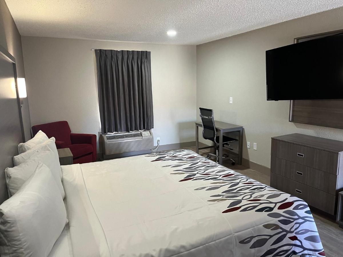 Red Roof Inn & Suites ניופורט ניוז מראה חיצוני תמונה
