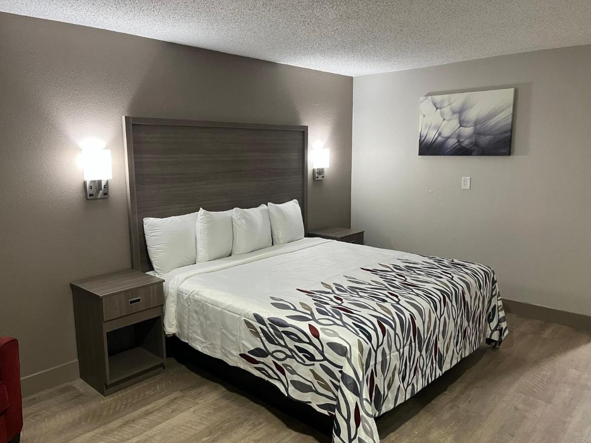 Red Roof Inn & Suites ניופורט ניוז מראה חיצוני תמונה