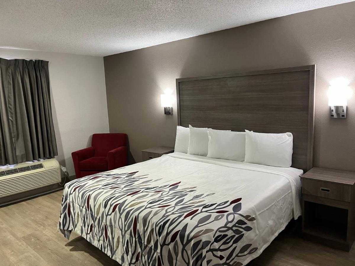 Red Roof Inn & Suites ניופורט ניוז מראה חיצוני תמונה