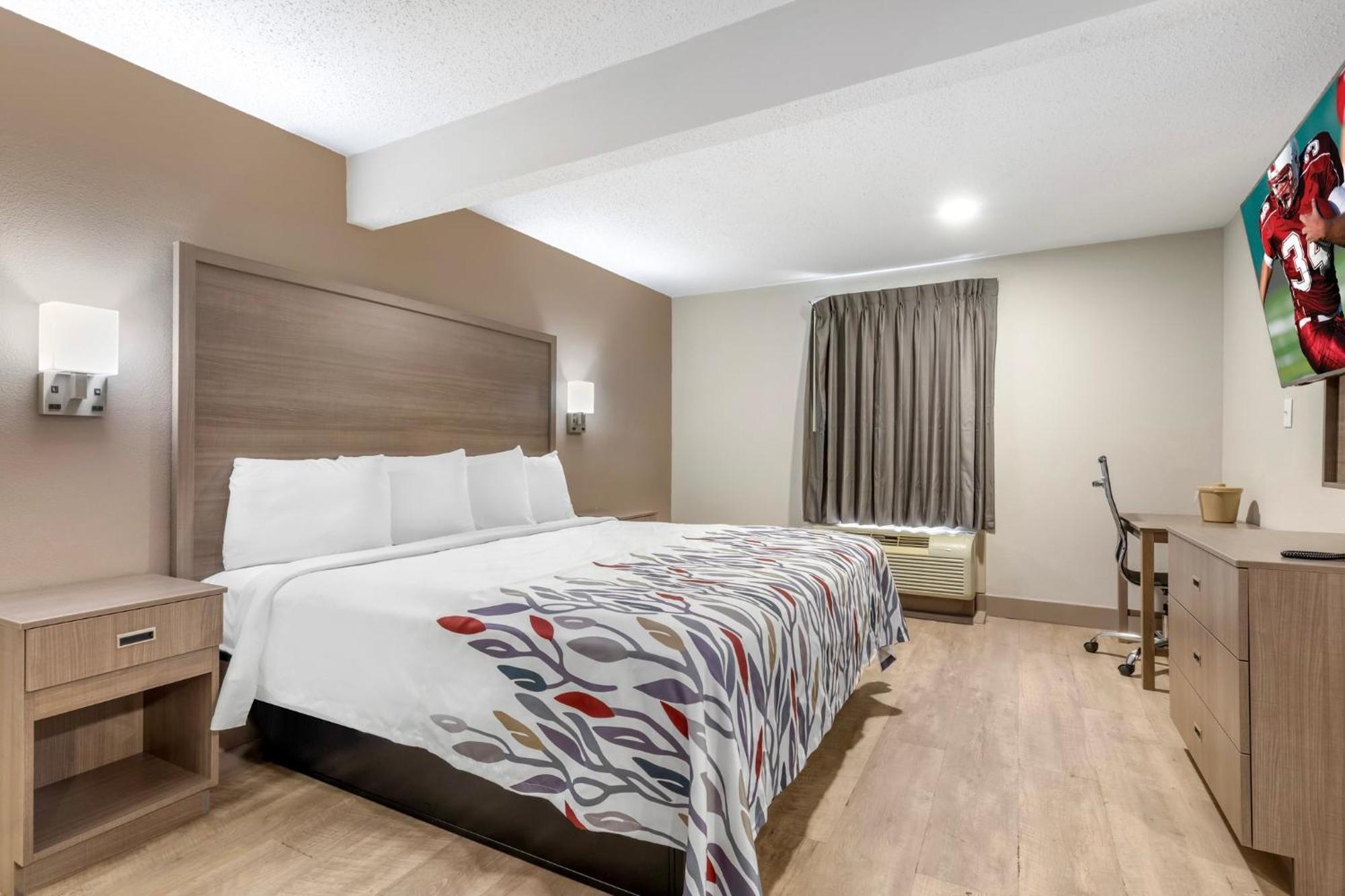 Red Roof Inn & Suites ניופורט ניוז מראה חיצוני תמונה