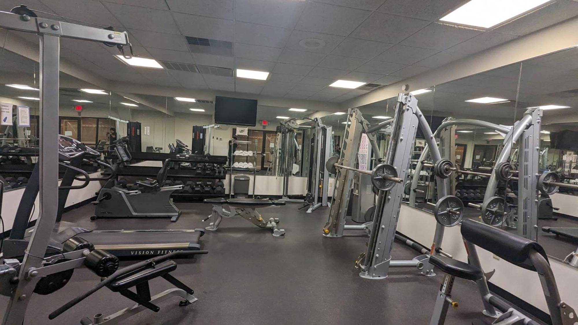 Red Roof Inn & Suites ניופורט ניוז מראה חיצוני תמונה