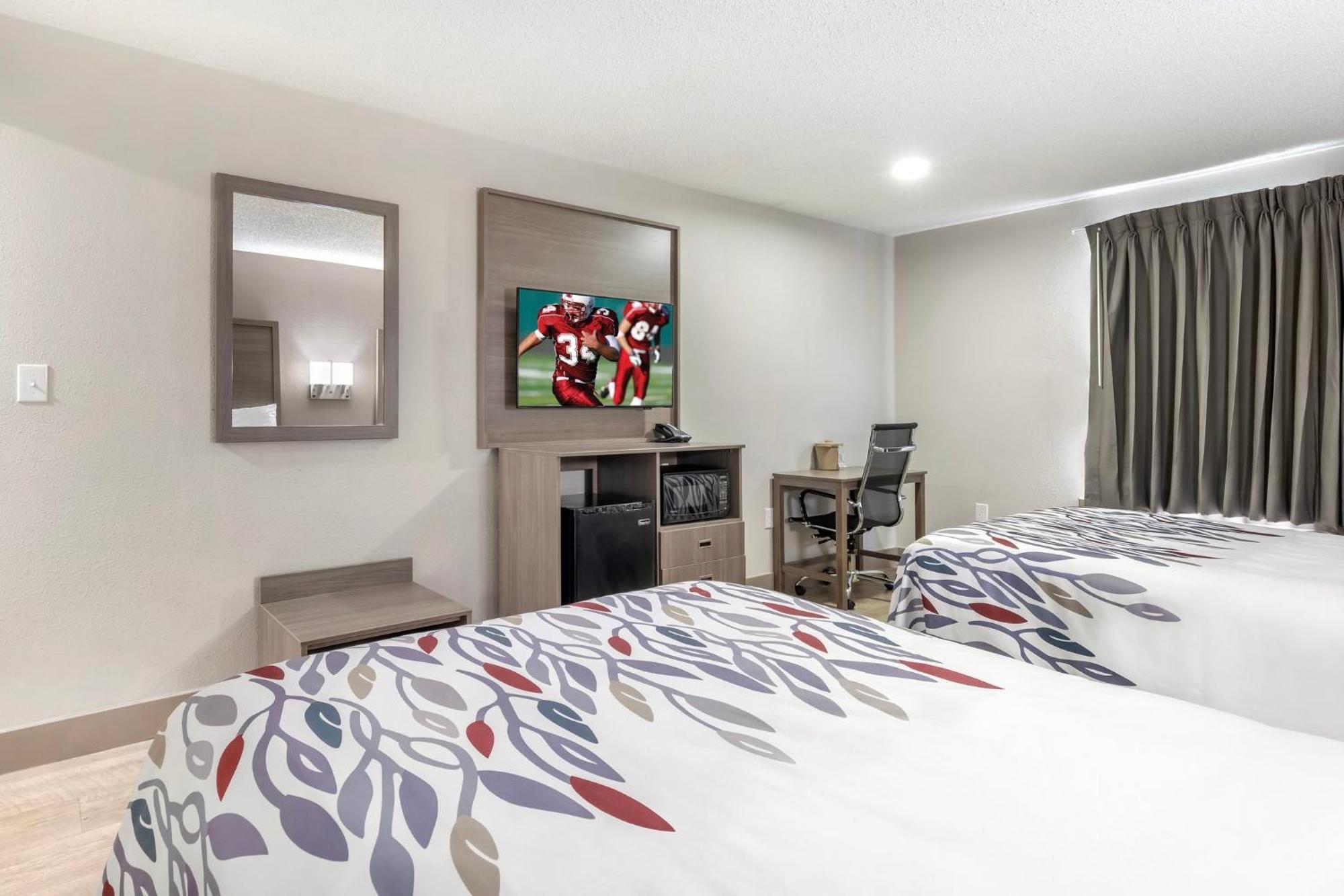 Red Roof Inn & Suites ניופורט ניוז מראה חיצוני תמונה