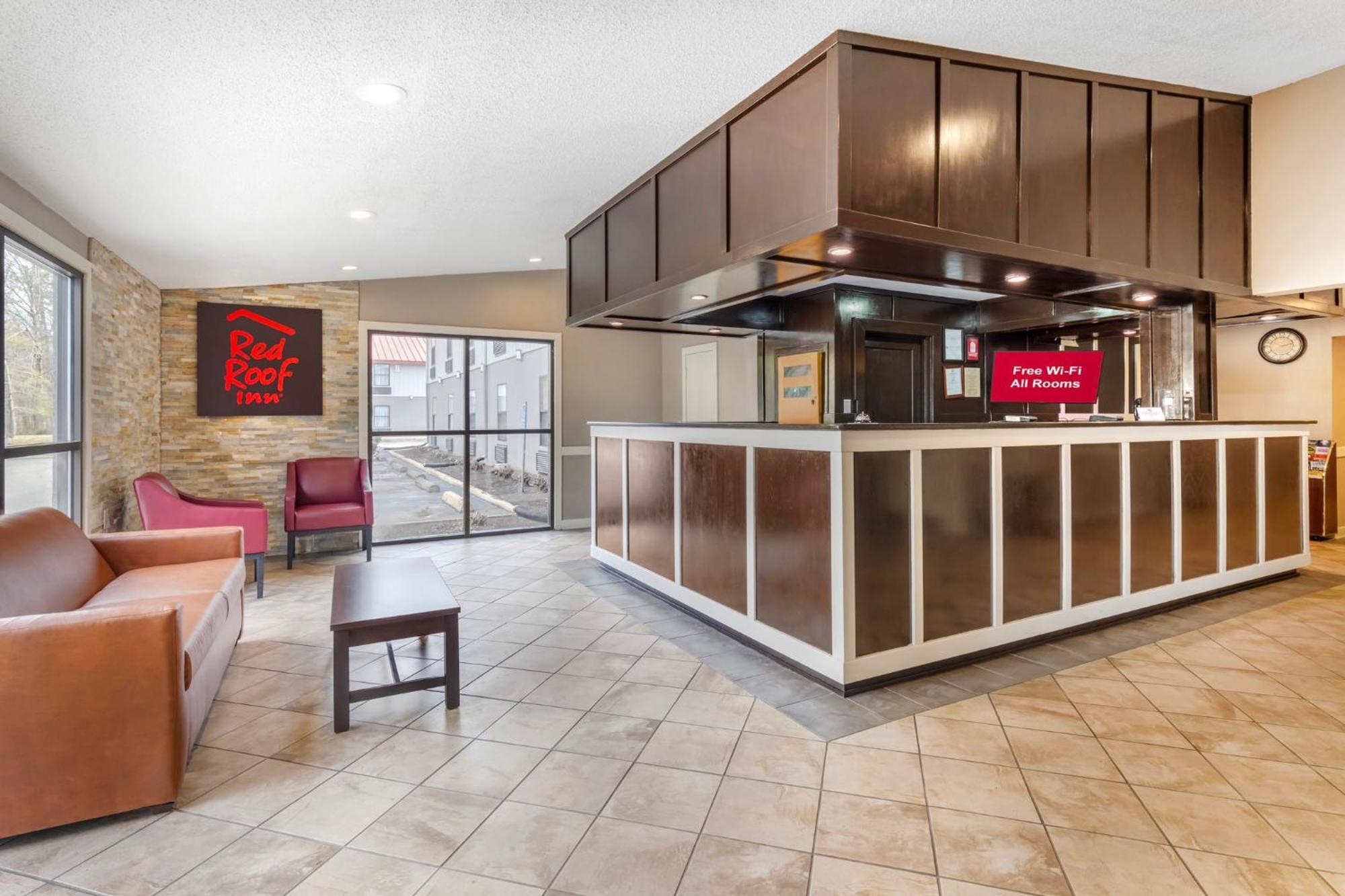 Red Roof Inn & Suites ניופורט ניוז מראה חיצוני תמונה